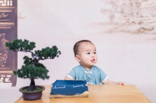 岳阳满月宝宝放屁臭